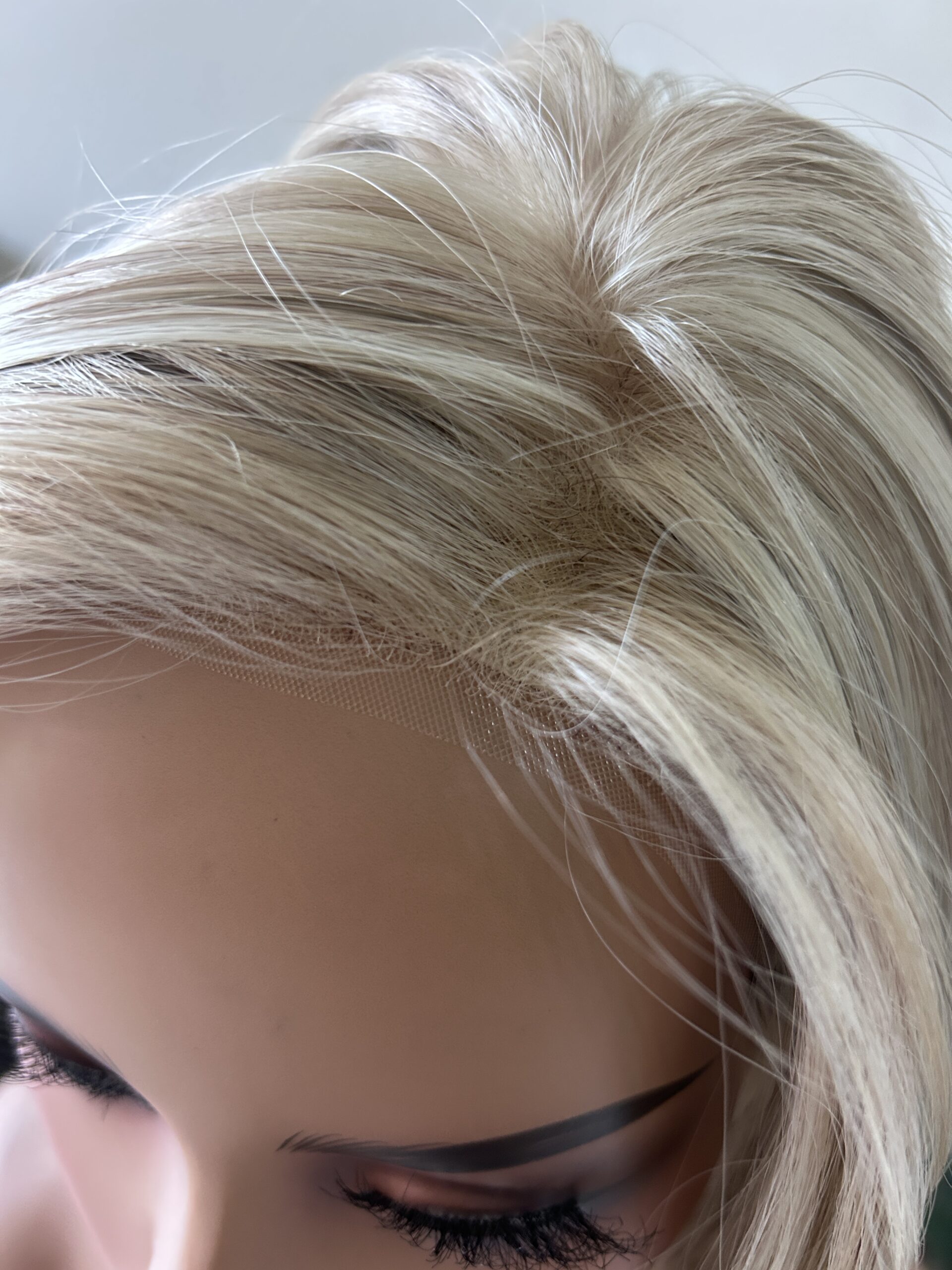 MONO top with full lace heat-resistant synthetic hair wig - Image 4