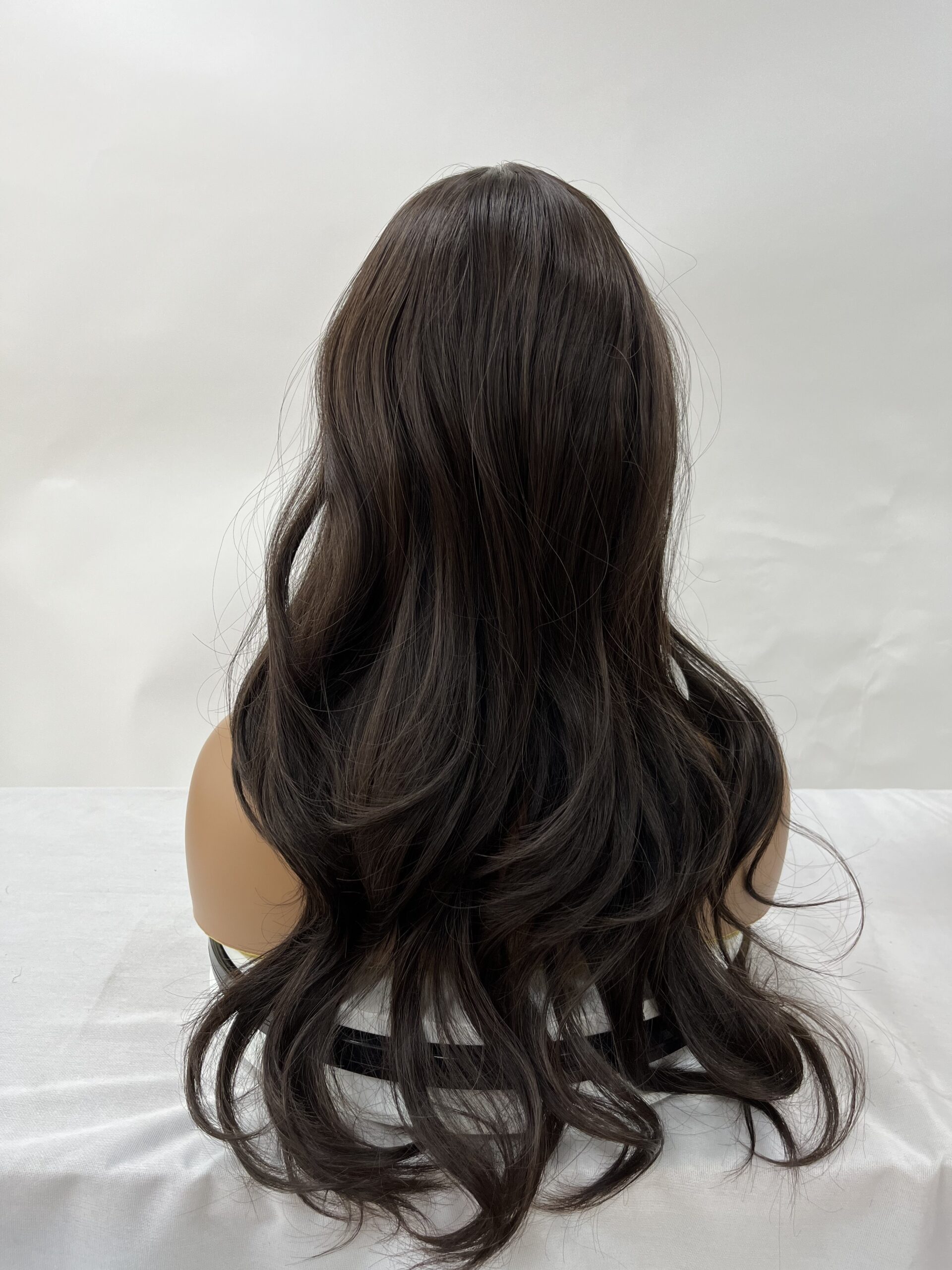 Medium Length Synthetic Hair Wig - Non-Lace, Soft Shag Cut, Trendy - Image 4